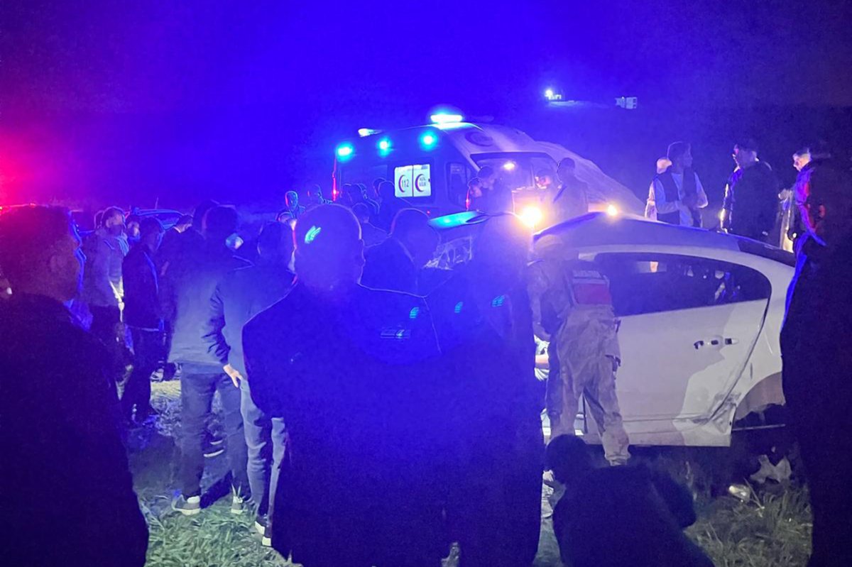 Diyarbakır'da iki otomobil çarpıştı: 6 yaralı