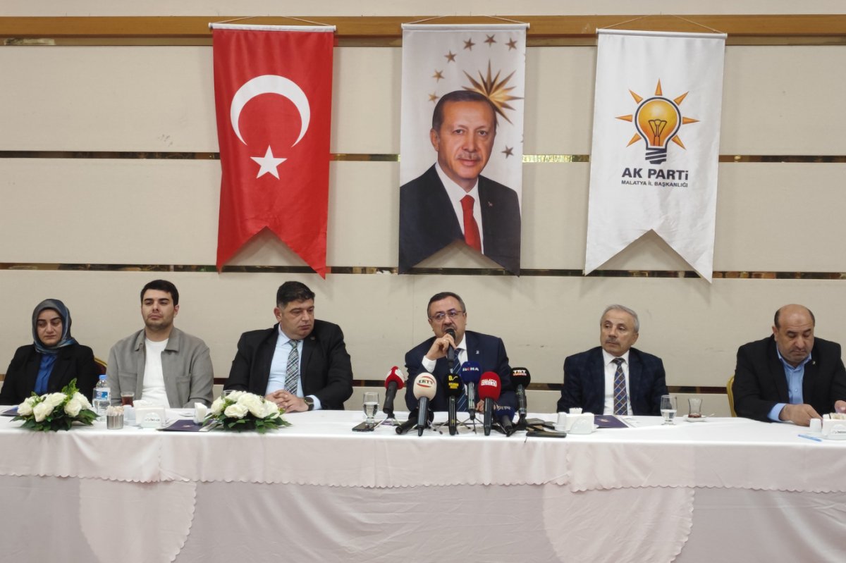 İl Başkanı Bakan: Vatandaşın işini çözmeyecekseniz, o koltukta durmayın!