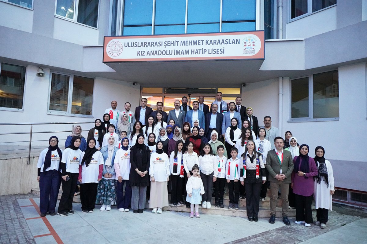 İstanbul'da Gazzeli öğrenciler için "kardeşlik buluşması" düzenlendi