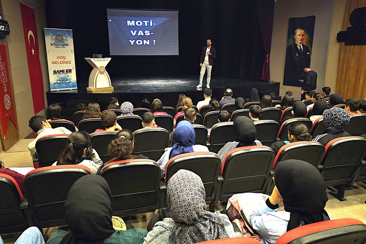 Malatya'da LGS öğrencilerine motivasyon semineri verildi