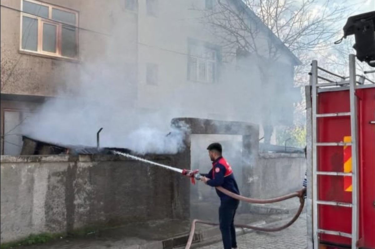 Bingöl'de odunlukta çıkan yangın kontrol altına alındı