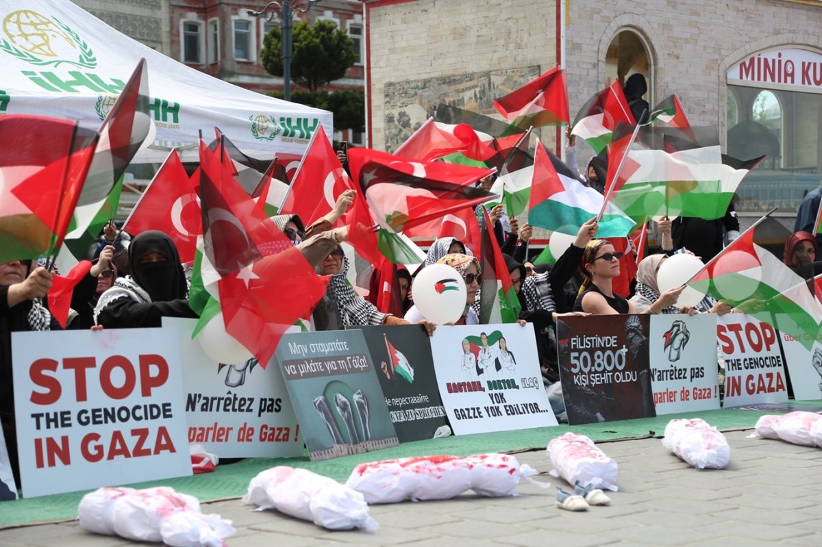 Gazze'ye destek için oturma eylemi başlatıldı