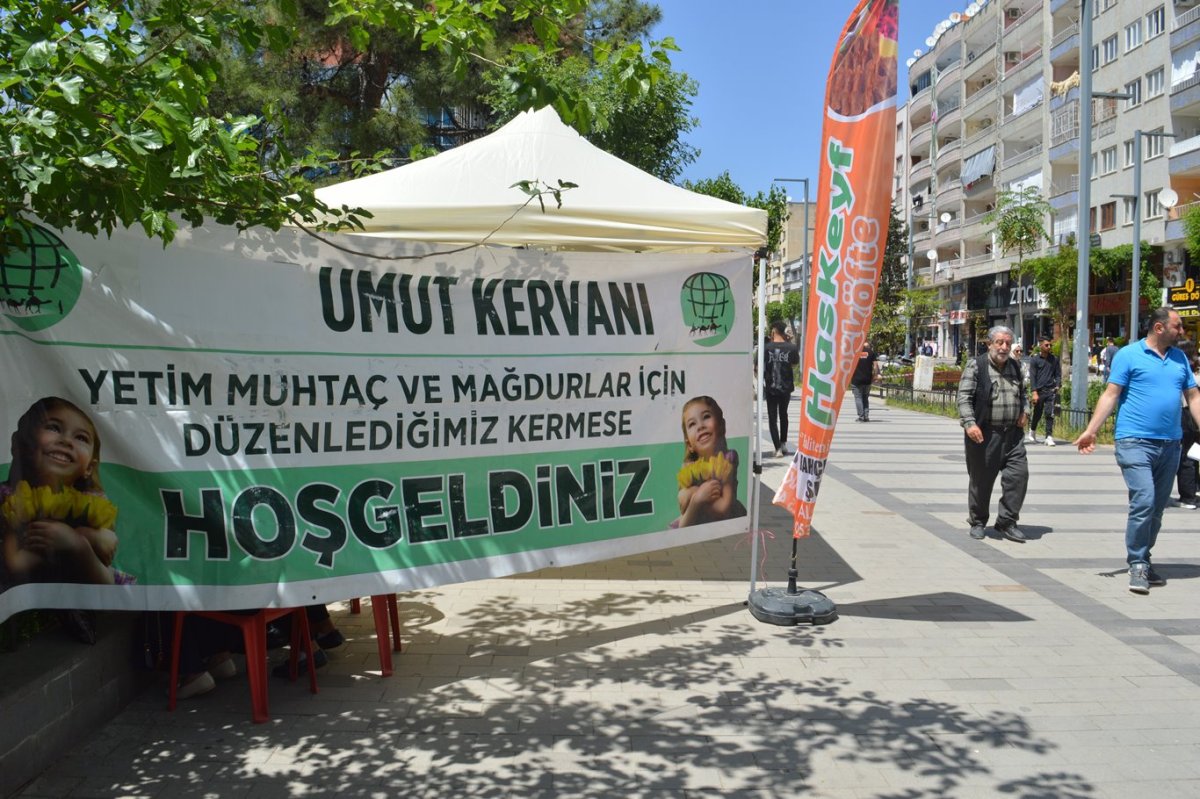 Siirt Umut Kervanı Derneği'den yetim ve muhtaçlar yararına kermes