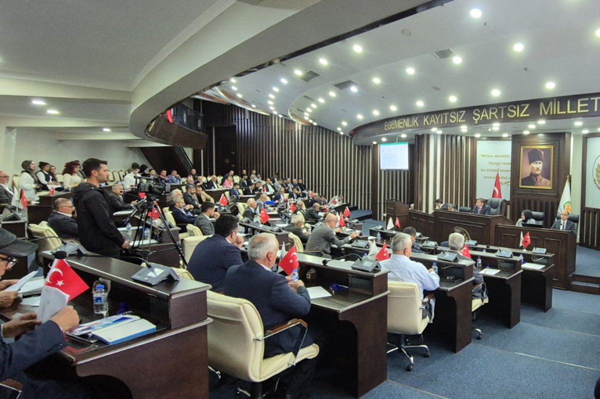 Büyükşehir Belediye Başkan Vekili Ayhan: TDBB üyeliğine seçilen başkanımızı kutluyoruz