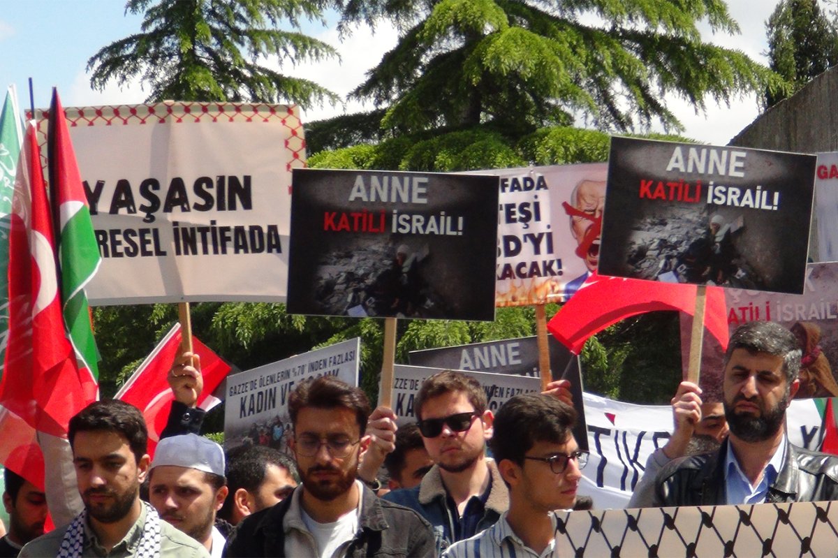 Kocaeli Üniversitesi öğrencilerinden Filistin’e destek yürüyüşü