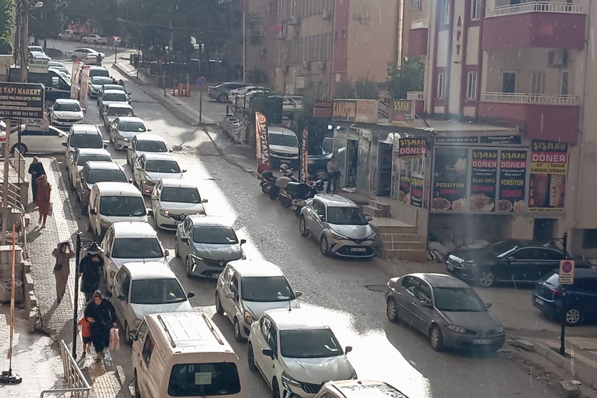 Mardin’de dolu yağışı etkili oldu