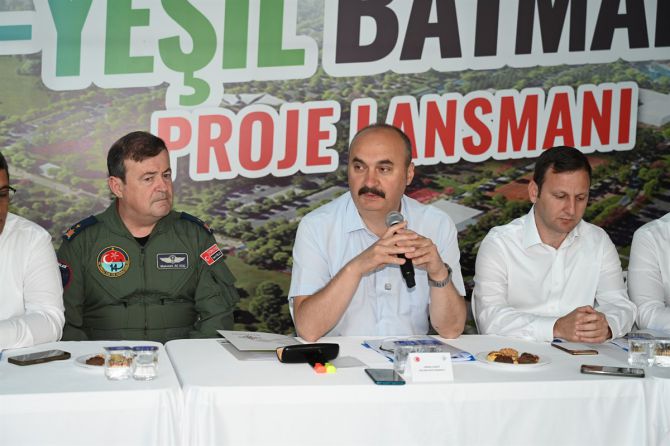 vali-ekrem.jpg