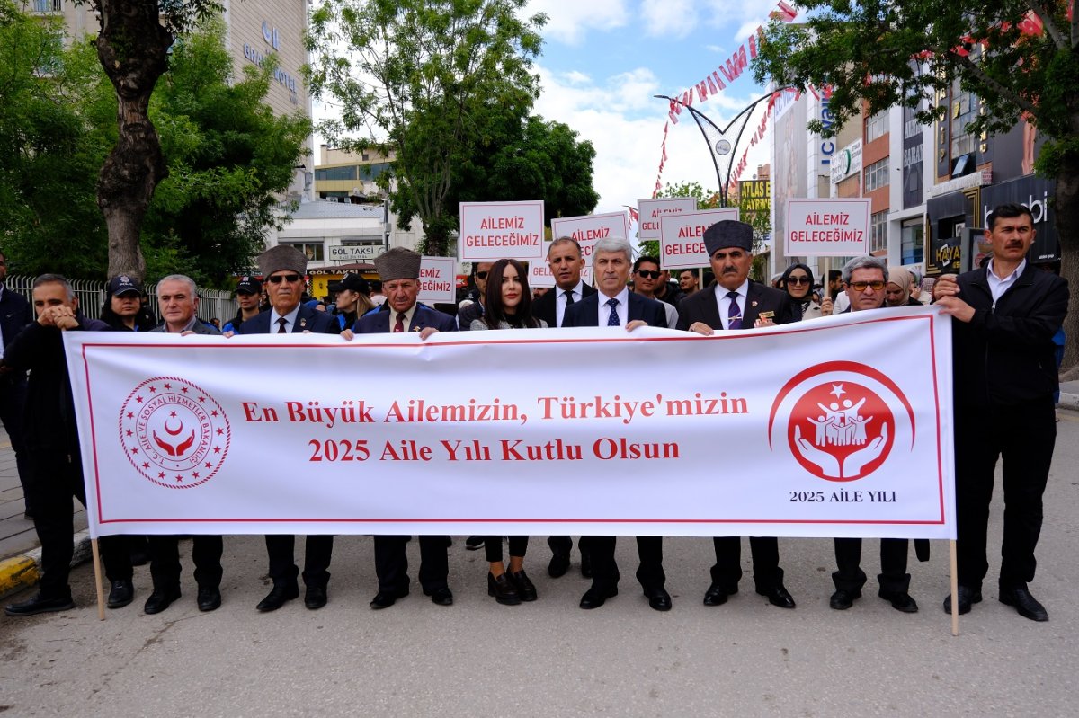 Van'da "Aile Haftası" kapsamında farkındalık yürüyüşü düzenlendi