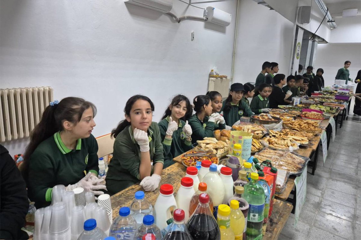 Ortaokul öğrencilerinden Gazze’ye destek kermesi