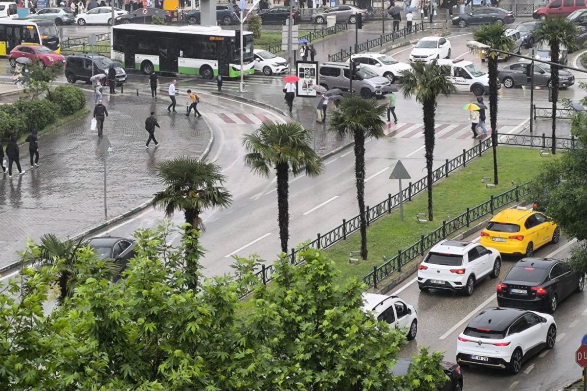 Meteorolojinin uyardığı Bursa'da sağanak yağış etkili oluyor
