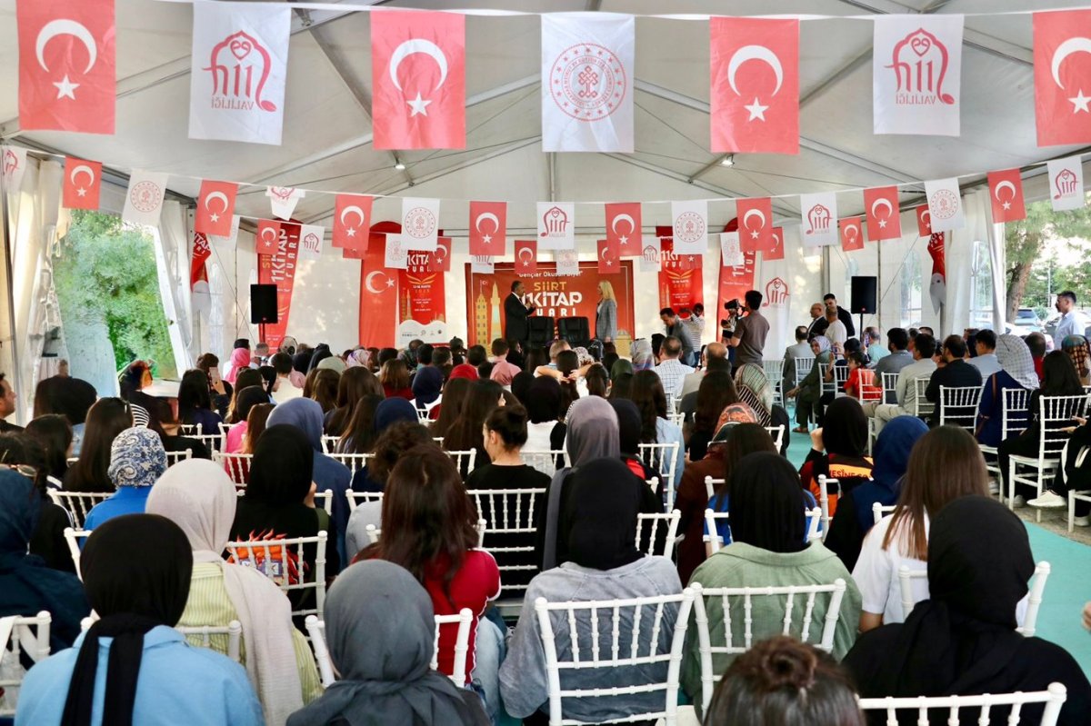 Siirt’te 11. geleneksel kitap fuarı yoğun ilgiyle sona erdi