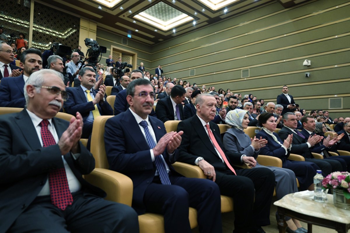 Cumhurbaşkanı Erdoğan: Ehliyet, liyakat, adalet devlet işlerinde birbirini besleyen kardeş kavramlardır