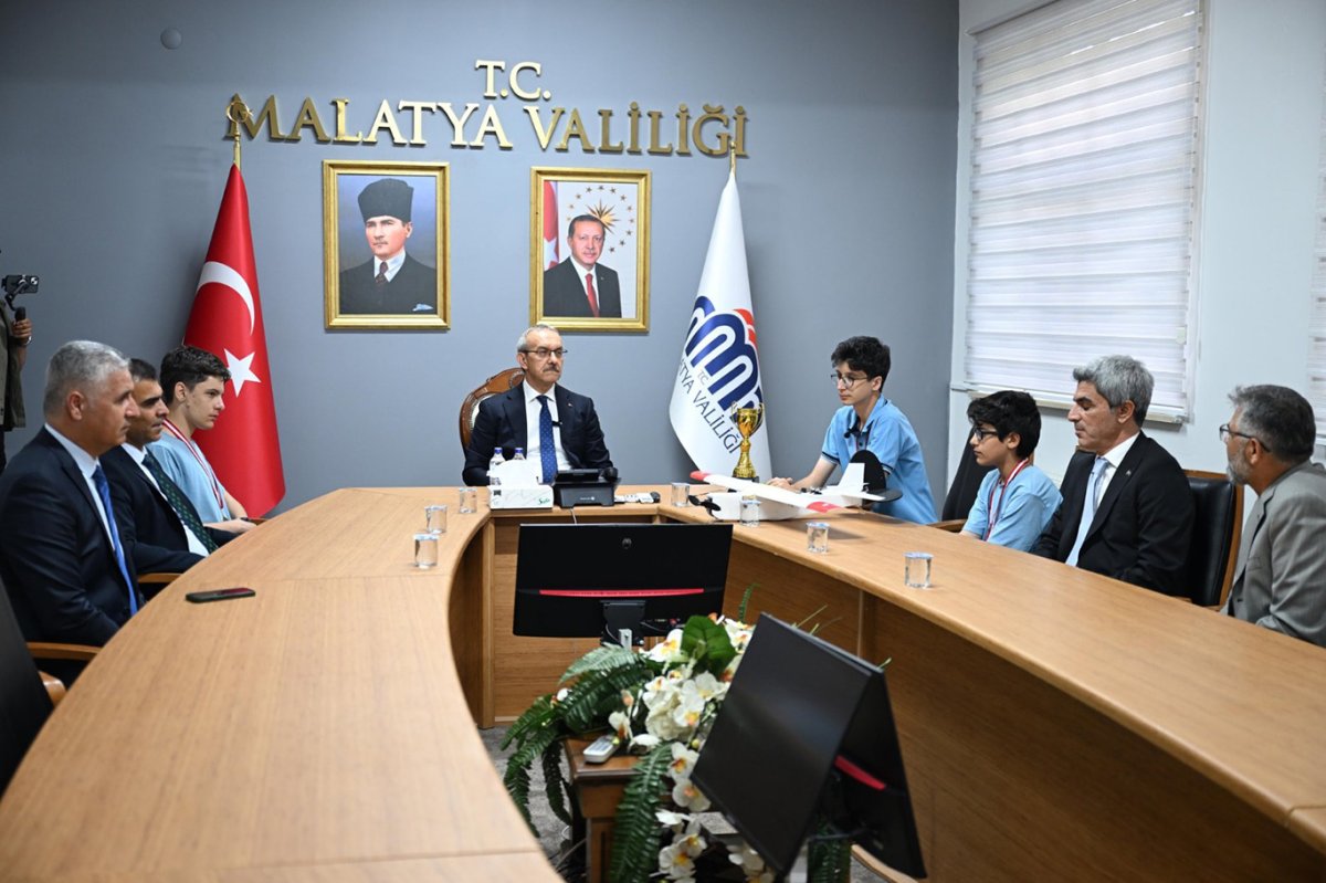 Malatya'da fen lisesi öğrencilerinin yaptığı İHA Türkiye birincisi oldu