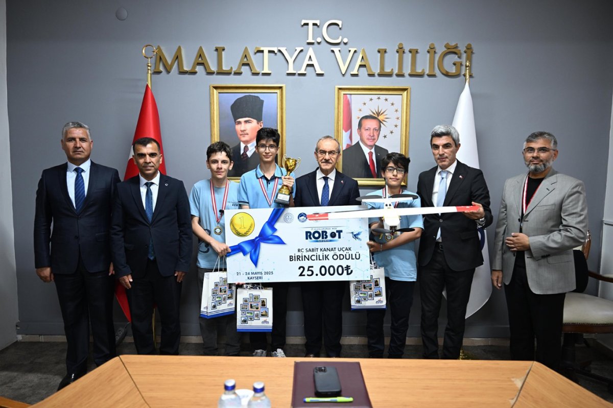 Malatya'da fen lisesi öğrencilerinin yaptığı İHA Türkiye birincisi oldu
