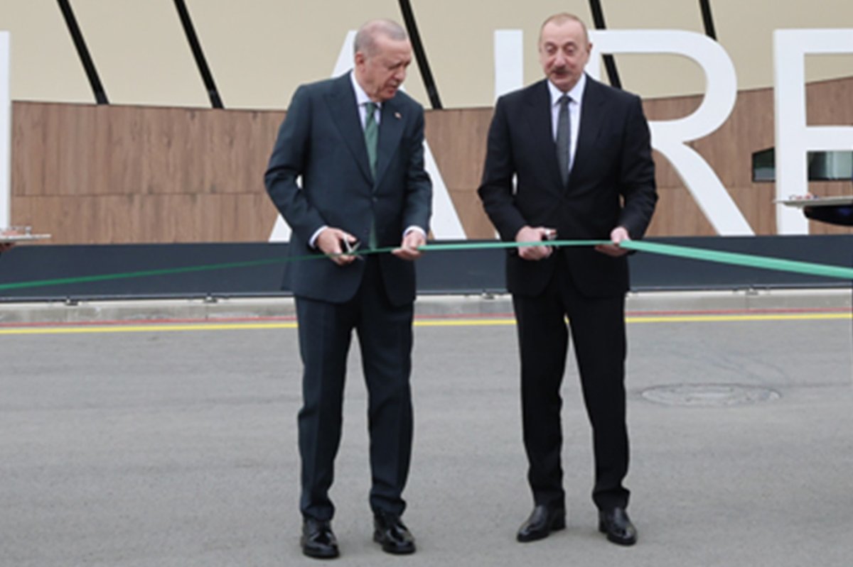 Cumhurbaşkanı Erdoğan ve Aliyev, Laçın Uluslararası Havalimanı’nın açılışını yaptı