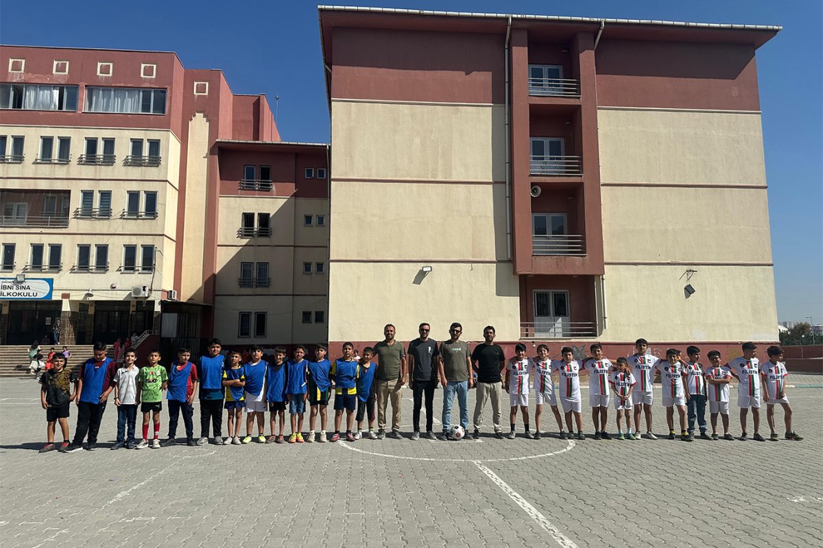 Şanlıurfa’da ilkokul öğrencilerinden Filistin’e anlamlı destek
