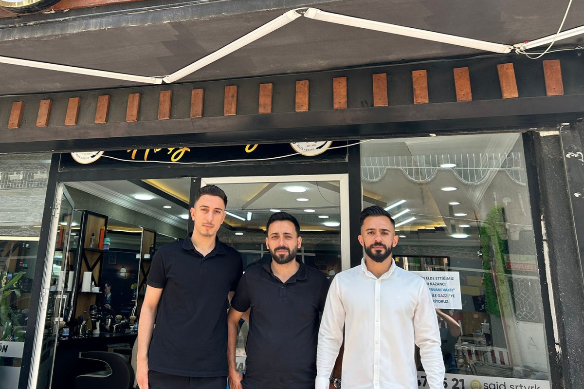 Hataylı kuaförler günlük gelirlerini Gazze'ye bağışlıyor