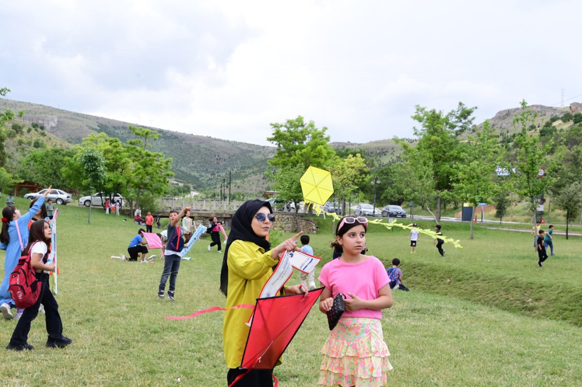 Malatya"da "Uçurtma Bizden, Uçurmak Sizden" temalı çocuk programı