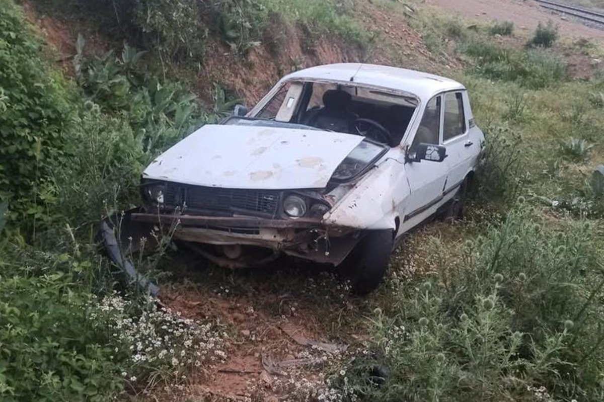 Bingöl’de araç uçuruma yuvarlandı: 2 yaralı