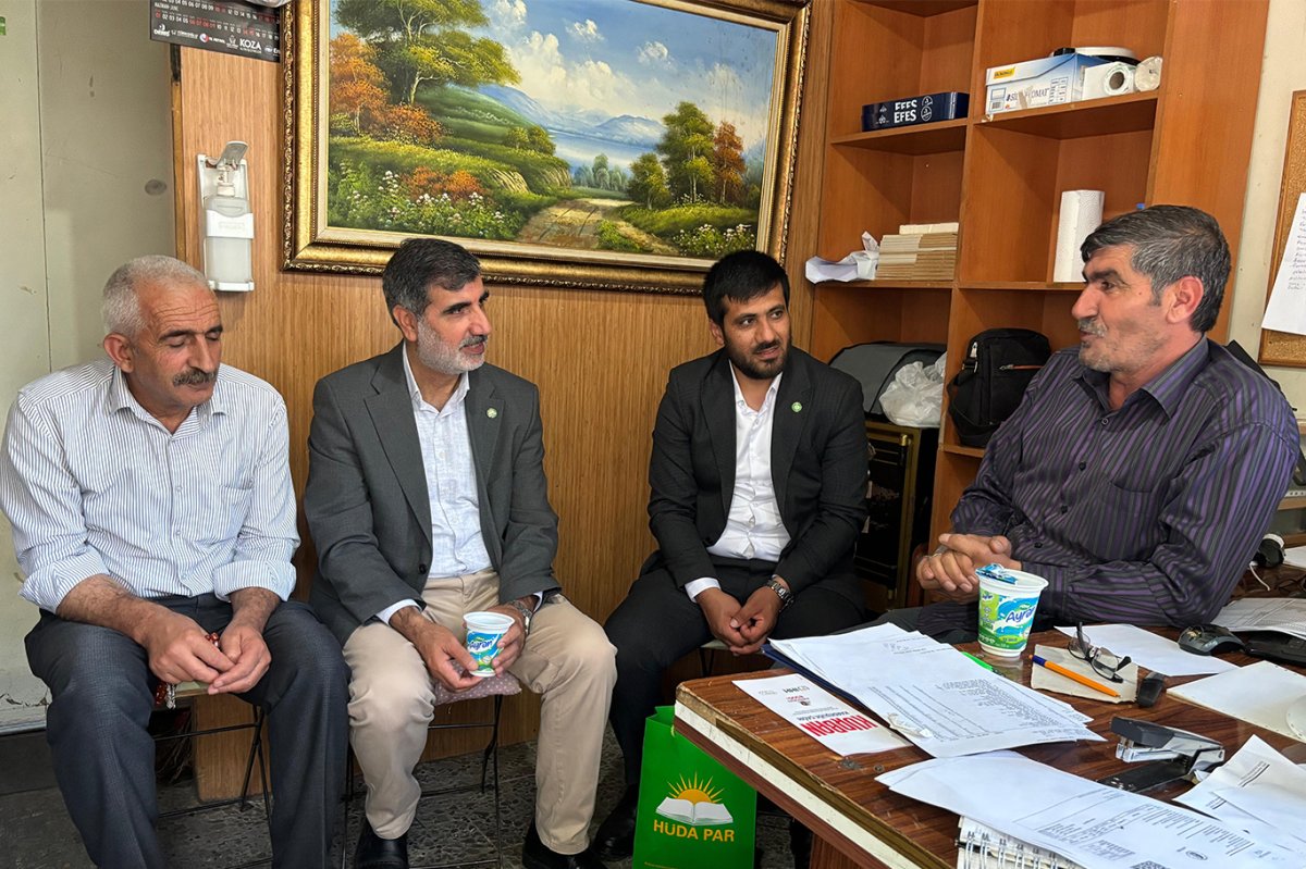 HÜDA PAR'dan Adalar’da esnaf ziyareti