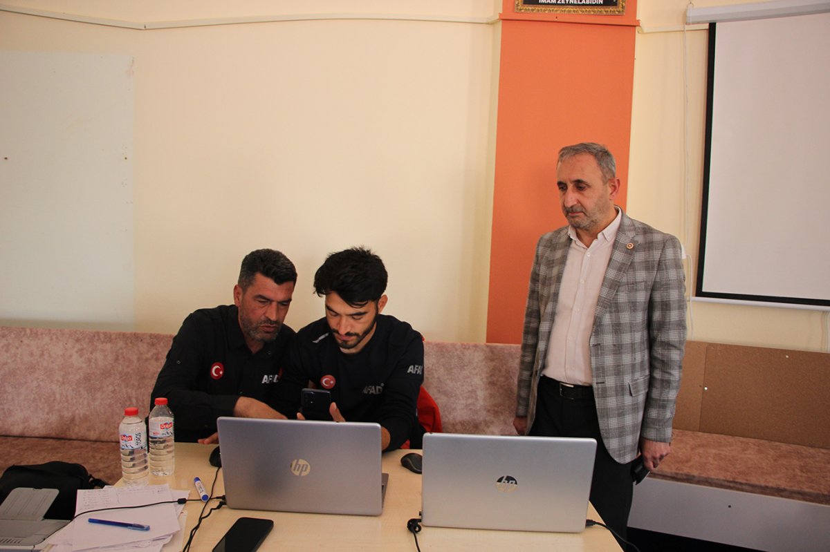 Milletvekili Demir 6 gündür kayıp olan Onurcan'ı arama çalışmalarını yerinde inceledi