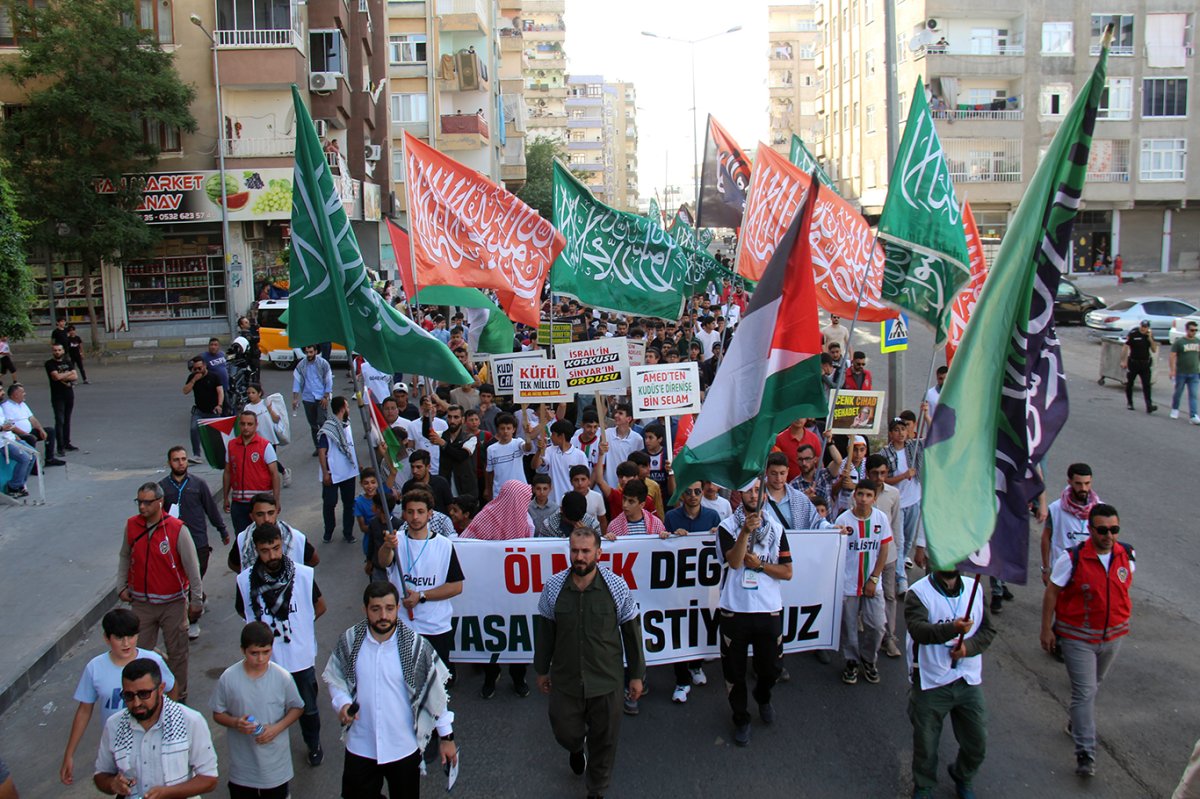 Diyarbakır gençleri Gazze için yürüdü