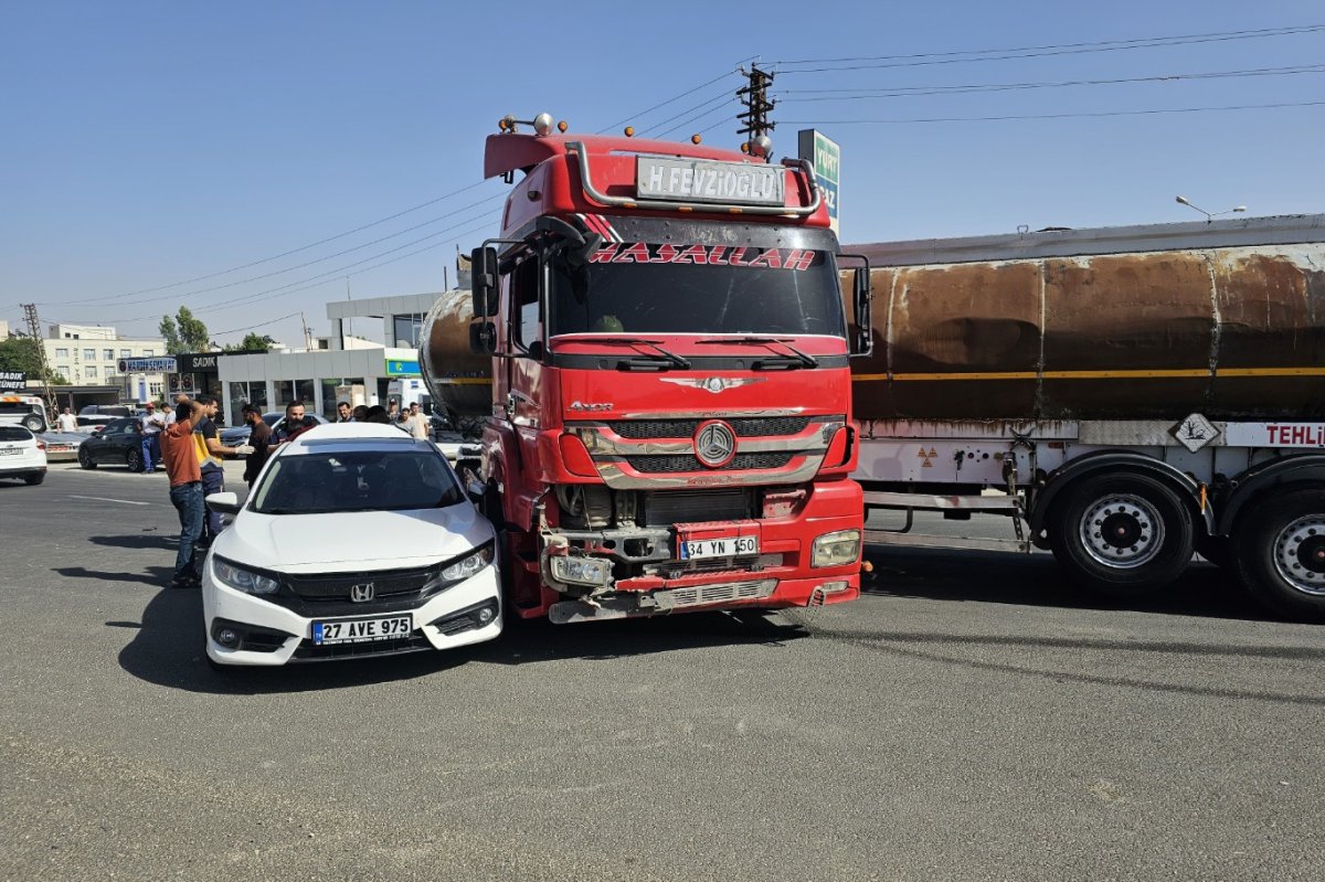 Mardin’de tanker ile otomobil çarpıştı: 6 yaralı