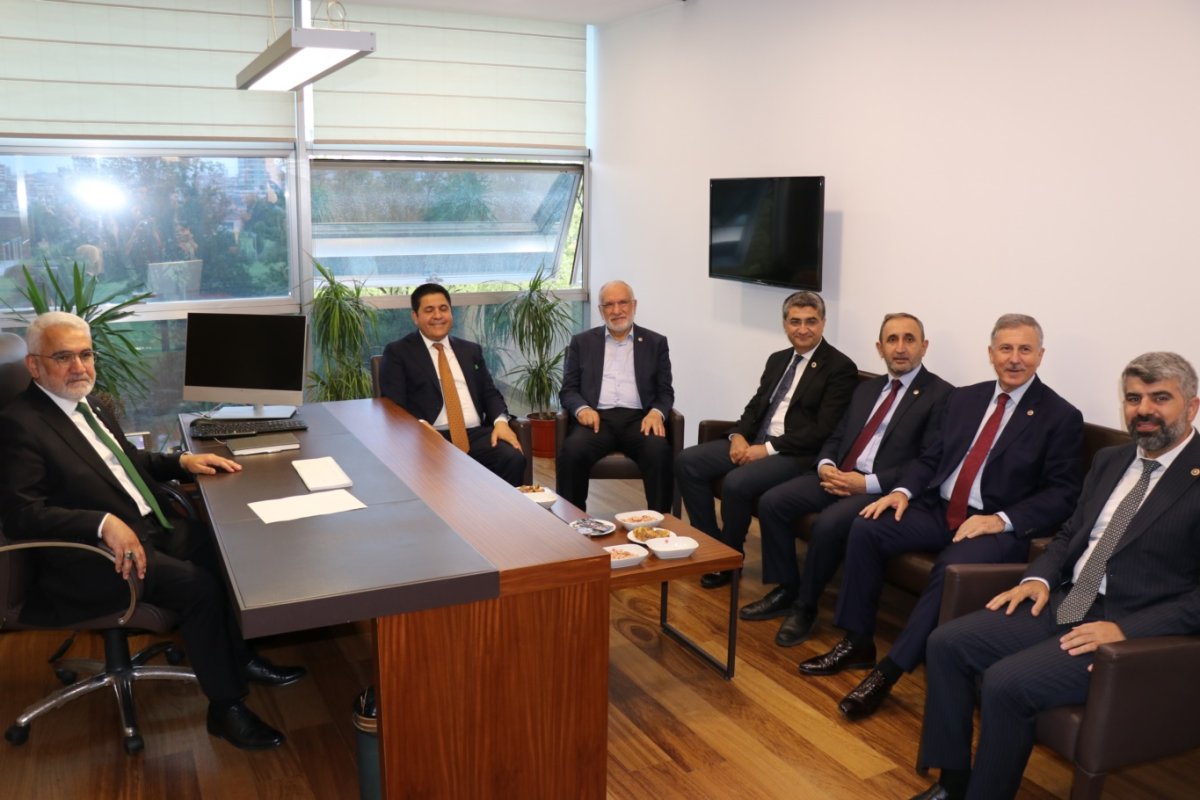 Yeni Yol Partisi'nin TBMM Başkan adayı Karaman’dan HÜDA PAR Genel Başkanı Yapıcıoğlu'na ziyaret