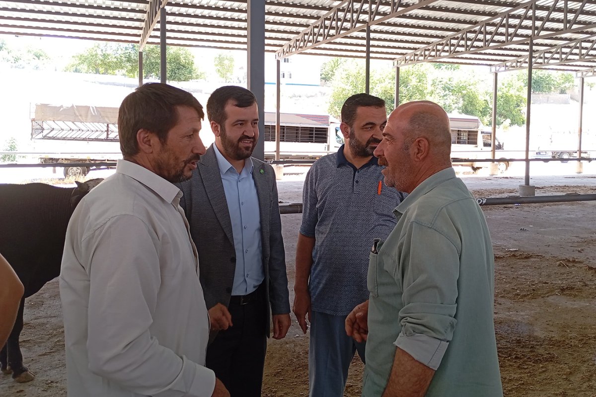 HÜDA PAR Kahta ilçe Başkanı Demiral, besicileri ziyaret etti