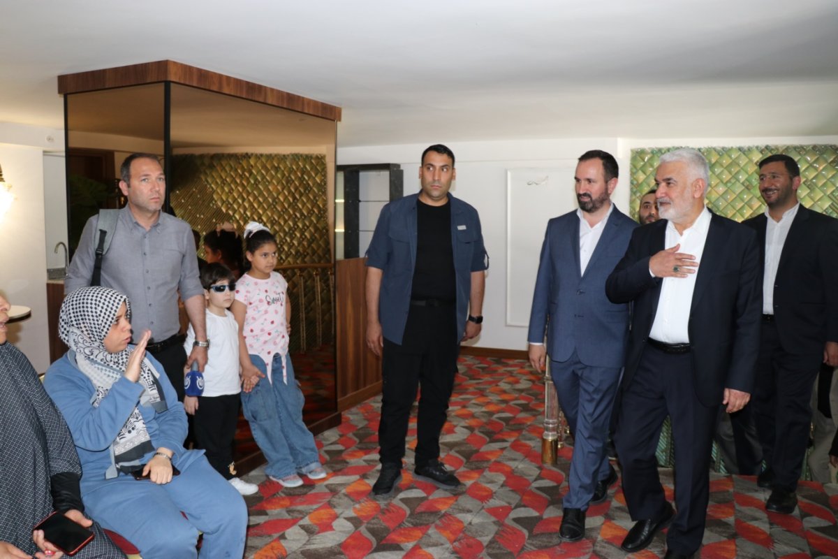 HÜDA PAR Genel Başkanı Yapıcıoğlu, Filistinli aileleri ziyaret edip bayramlaştı