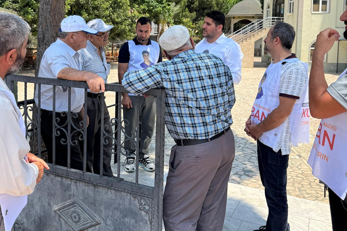 Antalya'da Yasin Börü ve arkadaşlarının anısına muhtaç ailelere kurban eti dağıtıldı