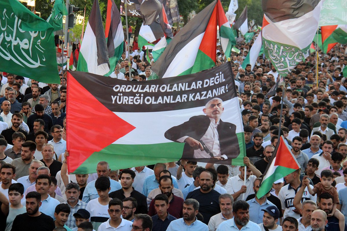 Diyarbakır'da "Küresel Gazze Yürüyüşü" düzenlendi