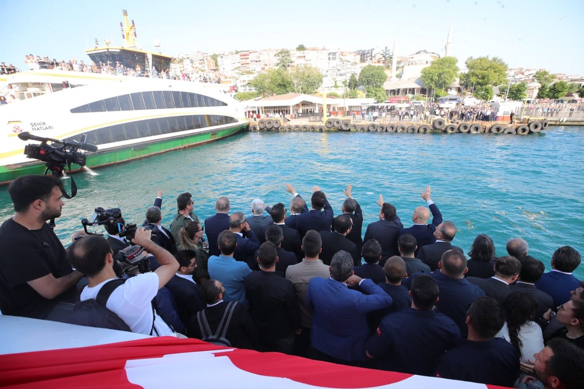 HÜDA PAR Genel Başkanı Yapıcıoğlu: Kurbanlık koyunlar gibi sıranın bize gelmesini mi bekleyeceğiz?