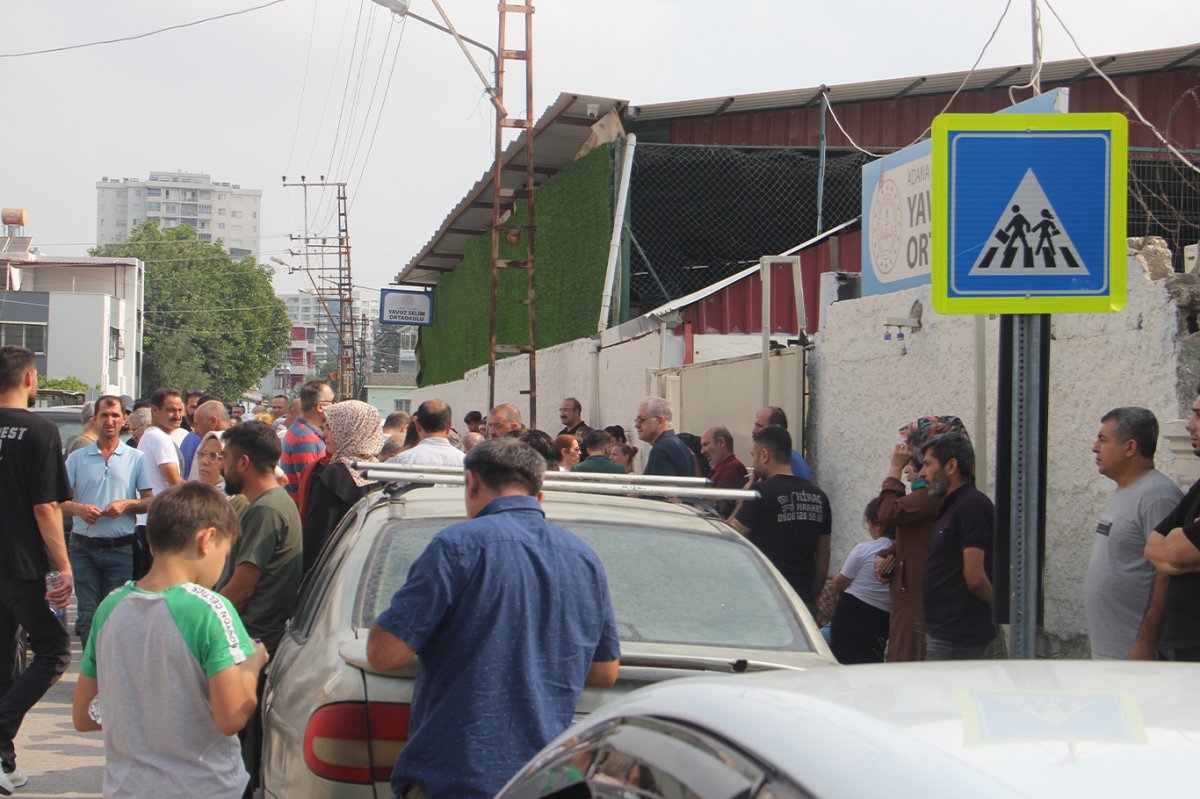 LGS heyecanı yaşanırken veliler zorunlu eğitim sisteminden yakınıyor