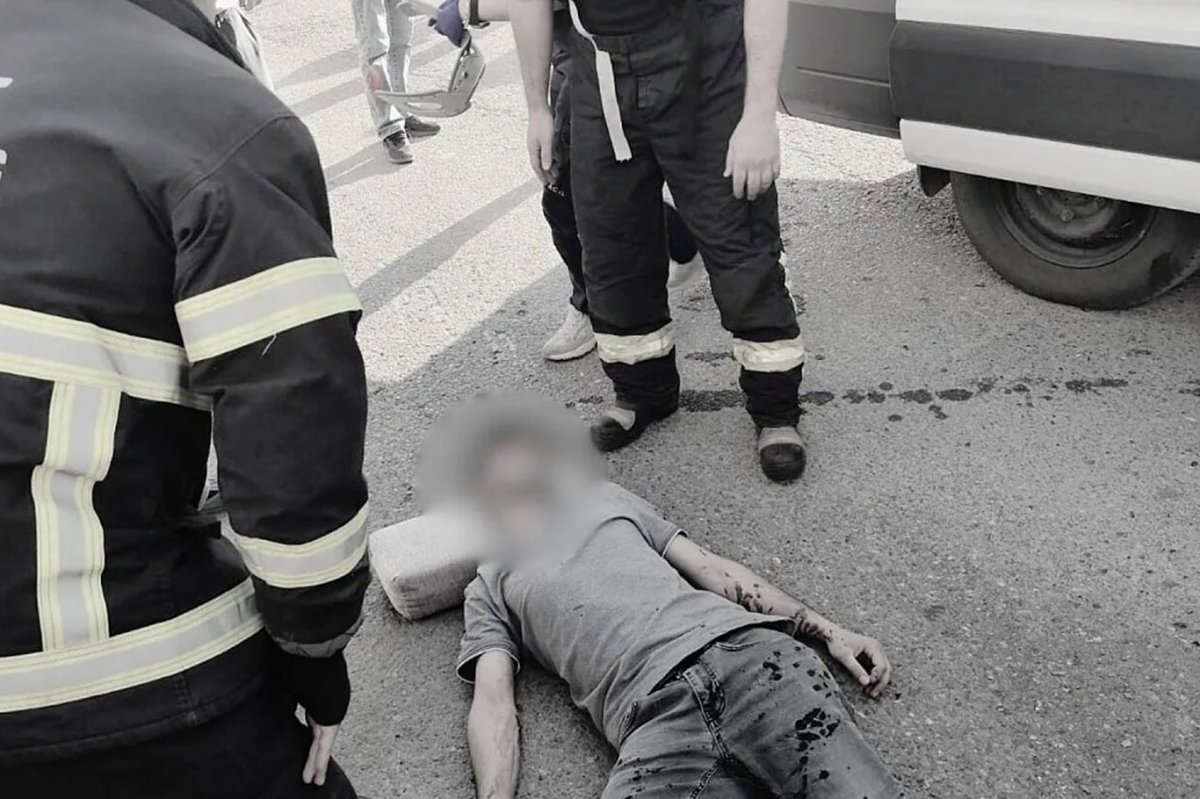 Otomobil transitin altına girdi, genç sürücü yaralandı