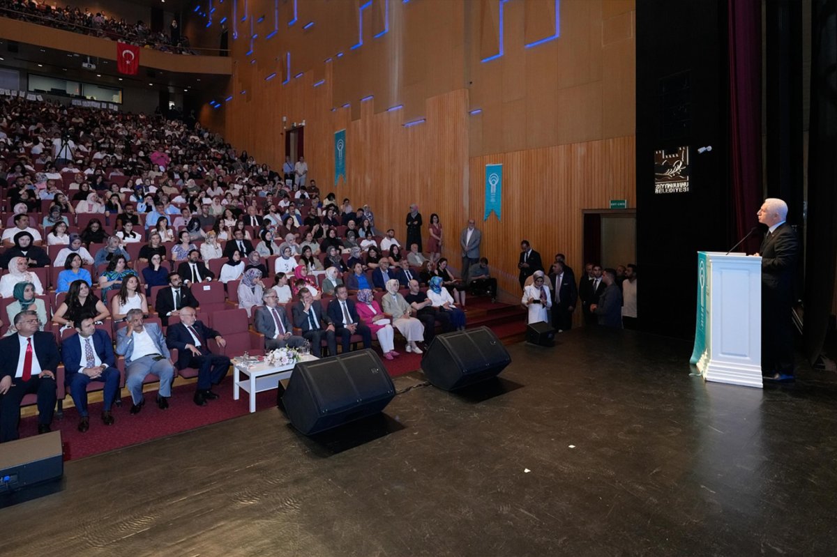 "Medeniyet Okumaları Projesi" kapsamında İstanbul'da 135 bin kitap okutuldu