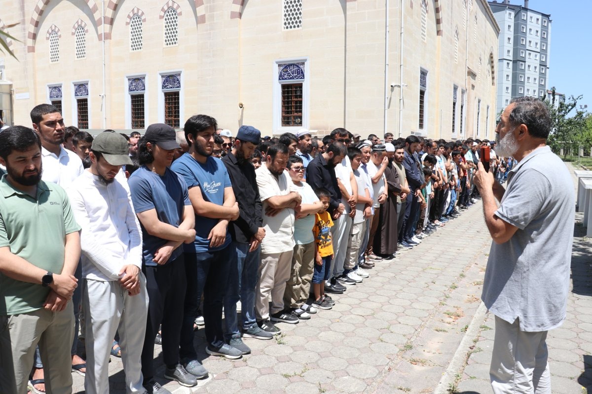 Zulümden kaçıp Türkiye'ye sığındı ama geri gönderme merkezinde vefat etti