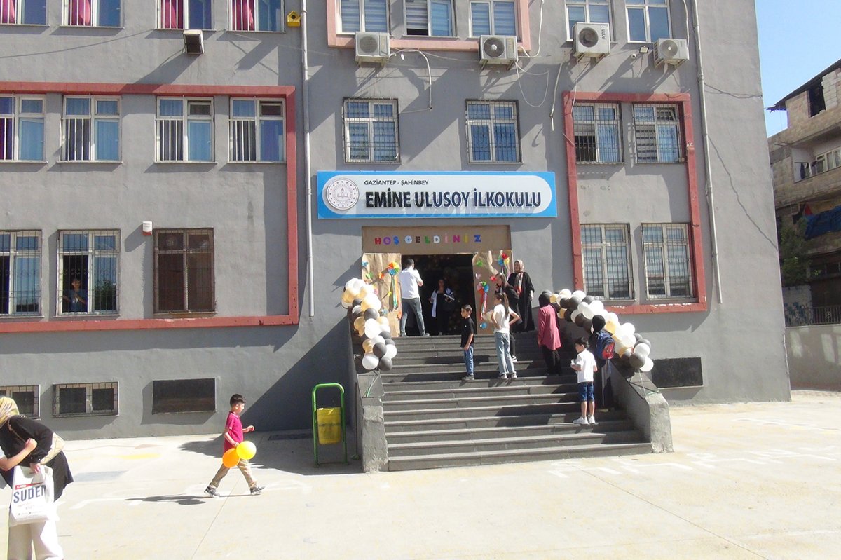 Gaziantep'te 705 bin öğrenci karne sevinci yaşadı