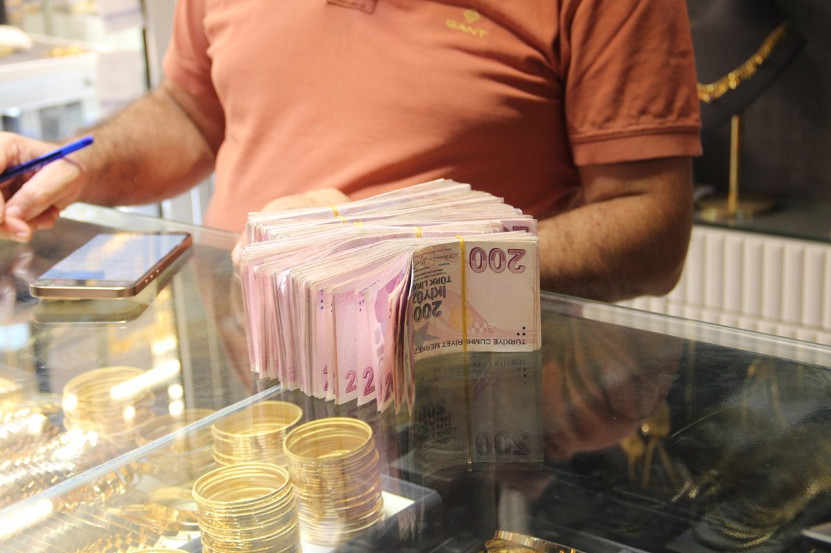 Savaşın ekonomik yankısı: Vatandaş altın alamıyor, esnaf satamıyor