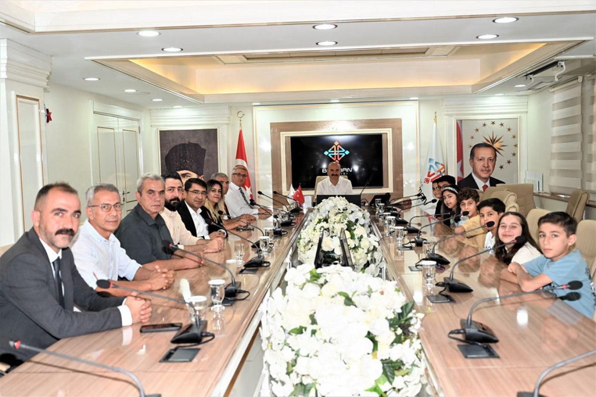 Bursluluk sınavında tam puan alan öğrenciler ödüllendirildi