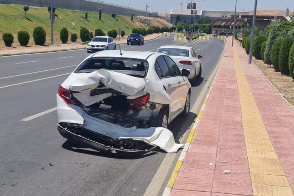 Batman'da trafik kazası maddi hasarla atlatıldı