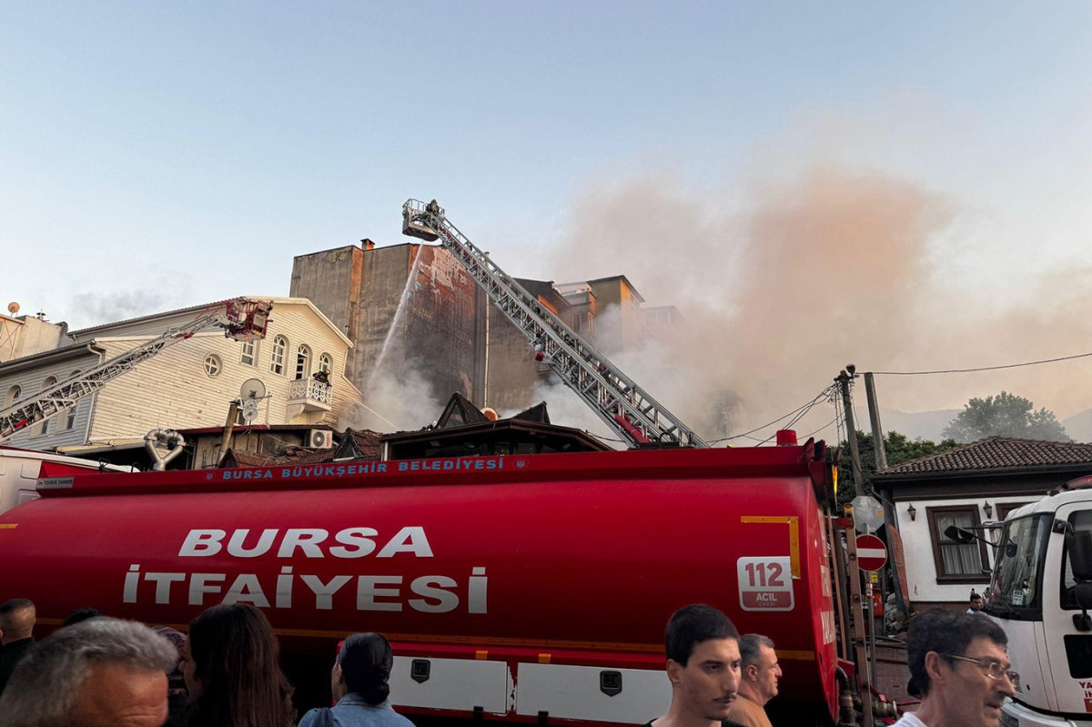 Bursa'da lokanta alevlere teslim oldu