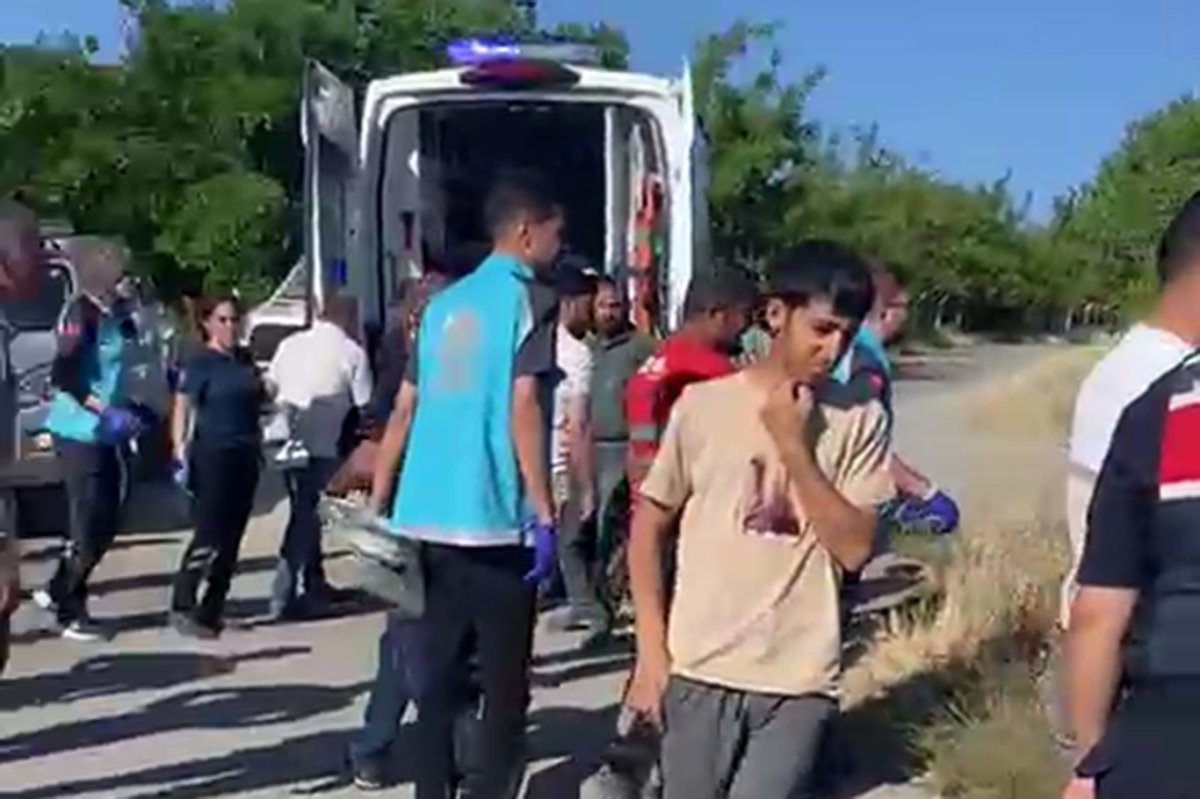 Malatya'da yük treni otomobile çarptı: 5 yaralı