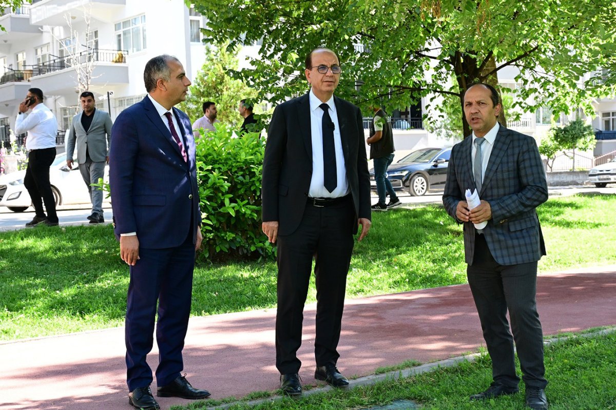 Yeşilyurt'ta parklar yenileniyor, sosyal yaşam alanları genişletiliyor