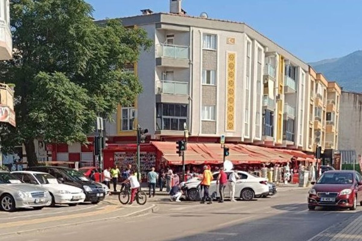 Bursa'da maddi hasarlı trafik kazası