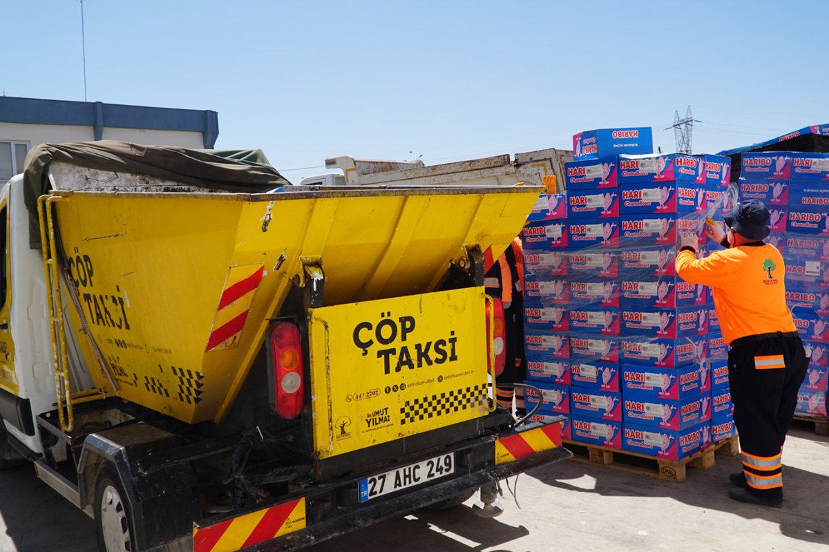 Gaziantep'te bir işletmede 21 ton tarihi geçmiş ürün ele geçirildi