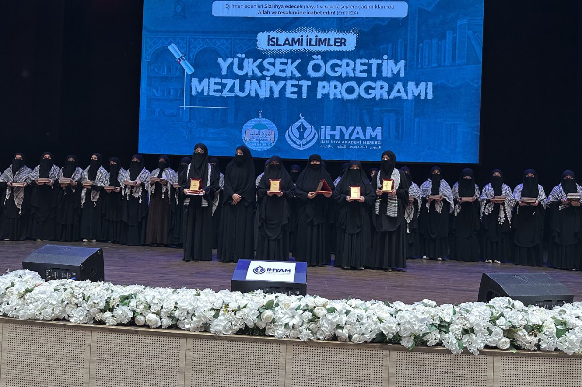 30 öğrenci İslami İlimler Yüksek Öğretim Programı'ndan mezun oldu