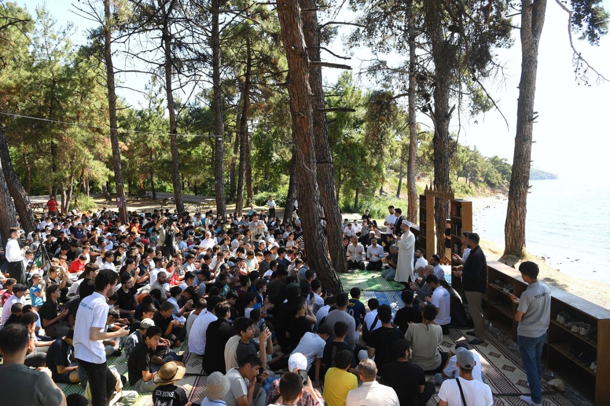 Diyanet İşleri Başkanı Erbaş: Güzel ahlak gencin süsüdür