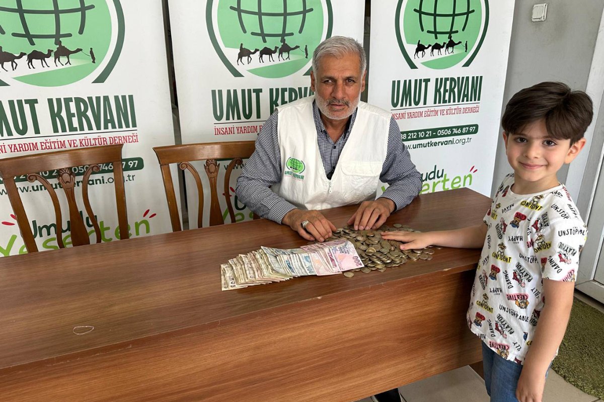 Biriktirdiği harçlıklarını Gazze için bağışladı
