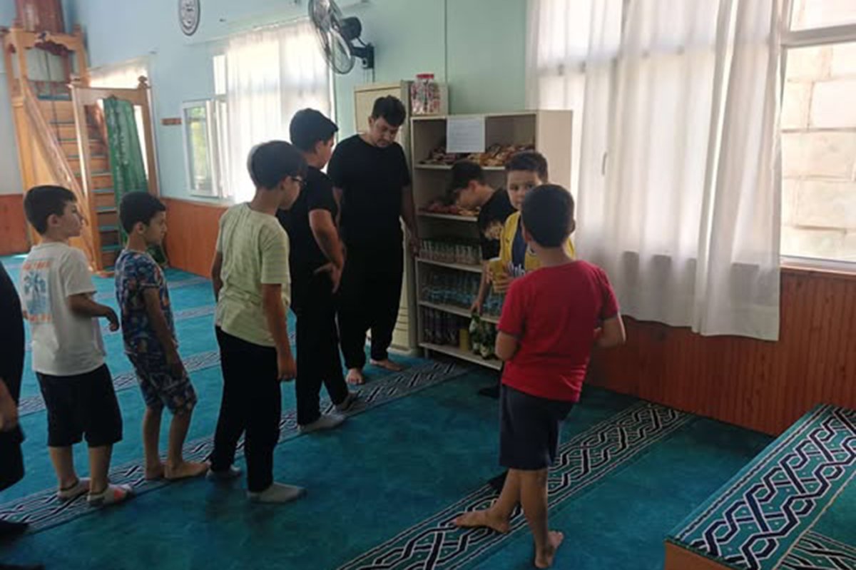 "Cami Market" projesiyle çocuklara hem ödül hem maneviyat veriliyor